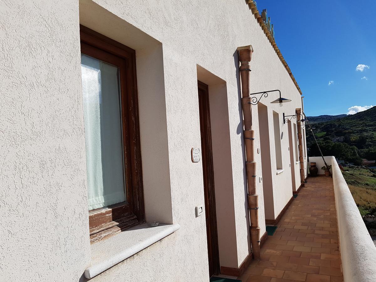 Casa Vacanze Il Cortile Custonaci Bagian luar foto